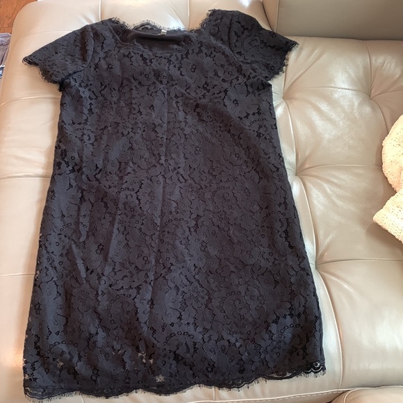 Joie Black Floral Lace Shift Dress - Picture 3 of 9